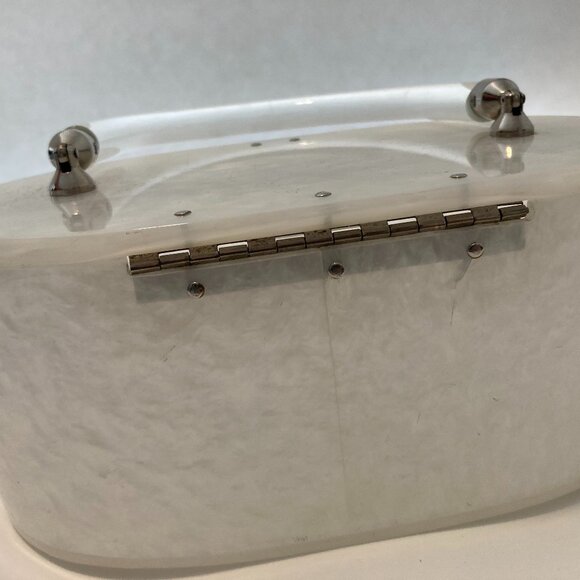Vintage Lucite box purse - Picture 4 of 8